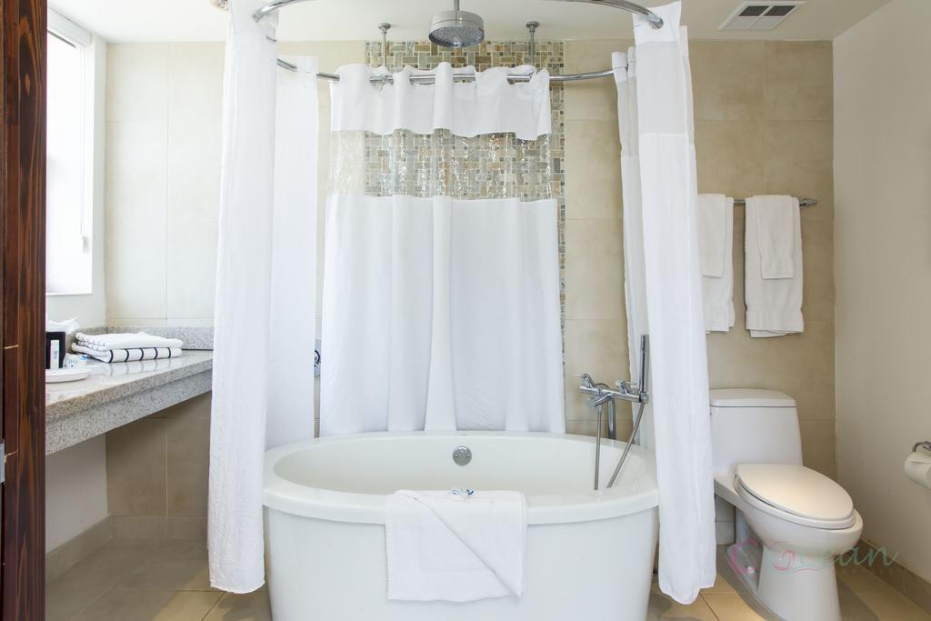 מיאמי ביץ' C Ocean Rentals At Strand Ocean Drive (Adults Only) מראה חיצוני תמונה