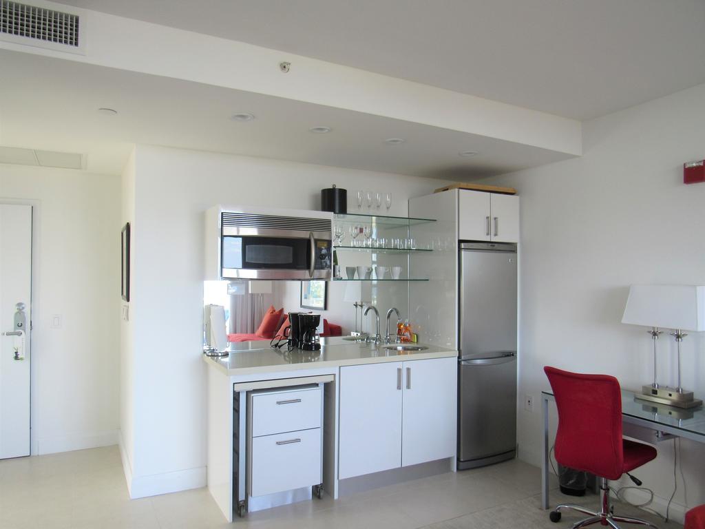 מיאמי ביץ' C Ocean Rentals At Strand Ocean Drive (Adults Only) מראה חיצוני תמונה