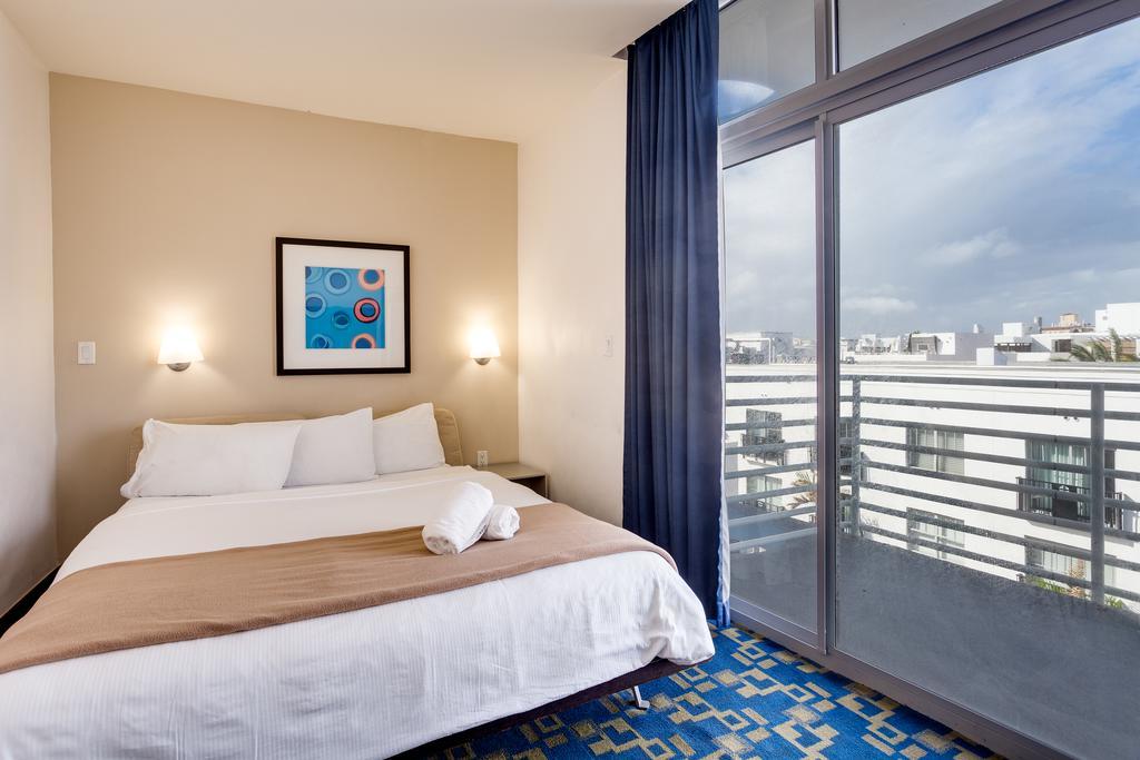 מיאמי ביץ' C Ocean Rentals At Strand Ocean Drive (Adults Only) מראה חיצוני תמונה