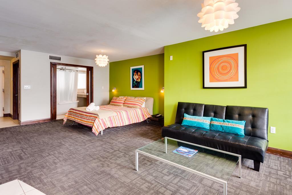 מיאמי ביץ' C Ocean Rentals At Strand Ocean Drive (Adults Only) מראה חיצוני תמונה